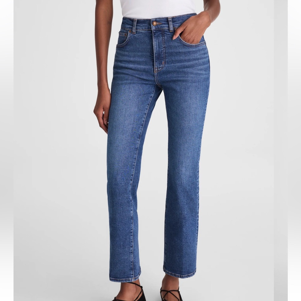 Madewell The Vintage Flare Crop Jean- Color: dark wash